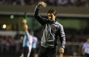 Atl�tico saiu atr�s, conseguiu virada com R�ger Guedes e Ricardo Oliveira, mas cedeu empate no Morumbi