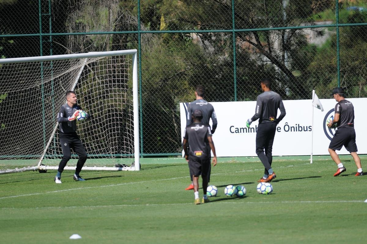 Imagens do treino na Cidade do Galo