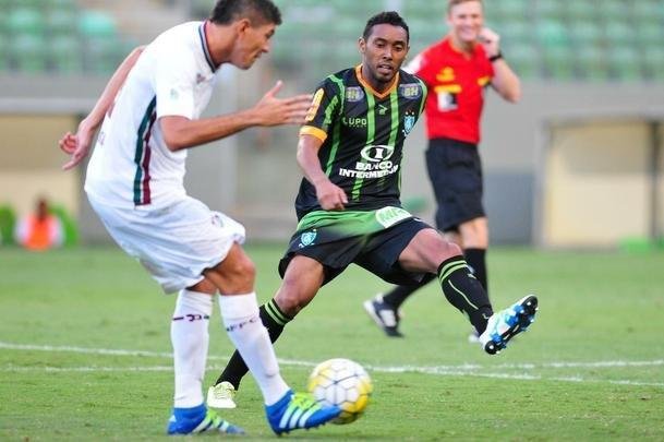 Imagens do jogo entre Amrica e Fluminense no Independncia