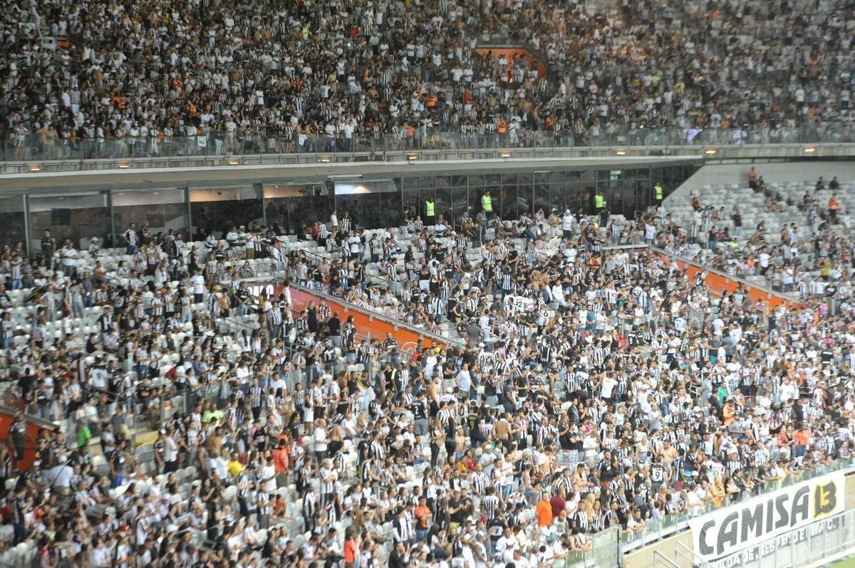 Fotos da torcida do Atltico no Mineiro, na partida contra o Cerro Porteo, pela Copa Libertadores