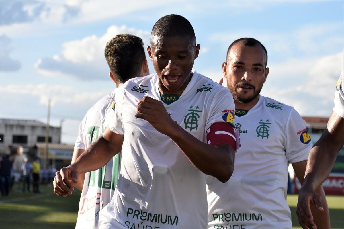 Neste domingo (25), o América venceu a URT em Patos de Minas, no Estádio Zama Maciel. O resultado garantiu a classificação do Coelho às semifinais do Campeonato Mineiro, na vice-liderança da primeira fase.