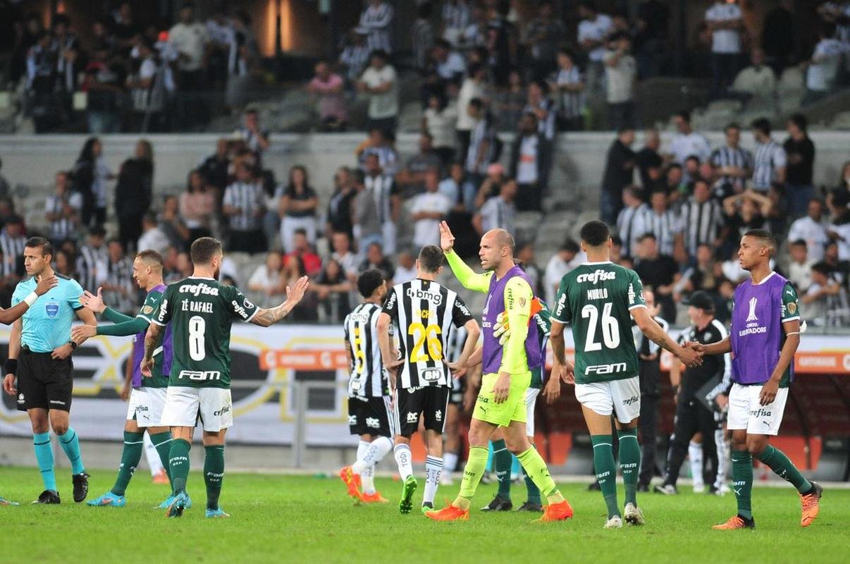 Fotos da torcida do Atltico na partida contra o Palmeiras, no Mineiro, pelas quartas de final da Copa Libertadores 2022