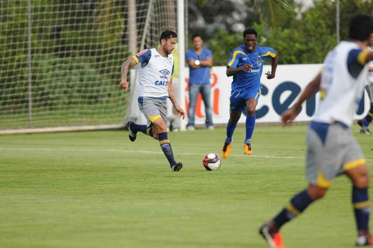 Imagens do jogo-treino entre Cruzeiro e guia, na Toca da Raposa II