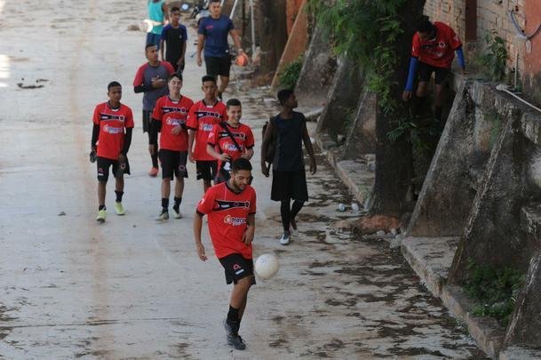 Tradicional clube amador de BH, Santa Cruz abriu espao para Marta no comeo da carreira