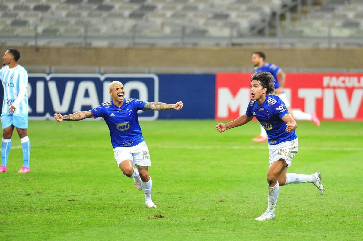 Fotos de Cruzeiro x Londrina, no Mineiro, pela 15 rodada da Srie B