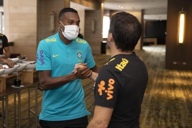 Jogadores se apresentam  Seleo Brasileira