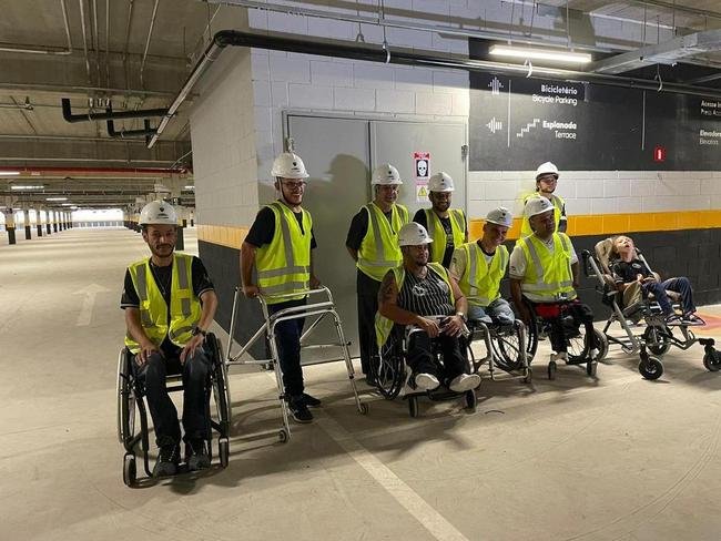 Fotos da visita feita por pessoas com deficincia na Arena MRV, nesta quinta-feira (9/2)
