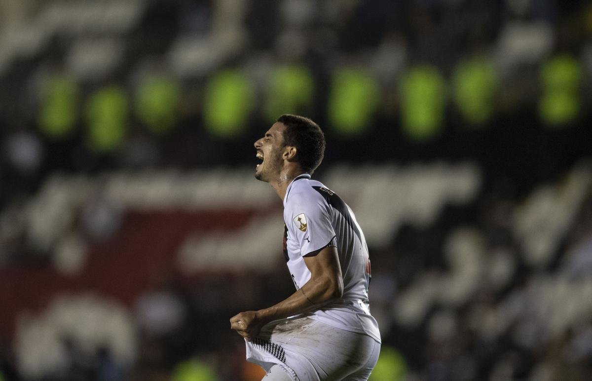 Thiago Galhardo -  O meia, de 29 anos, foi um dos poucos destaques do Vasco em 2018. Fez 38 jogos na temporada e marcou 7 gols. Tem contrato at dezembro de 2019.