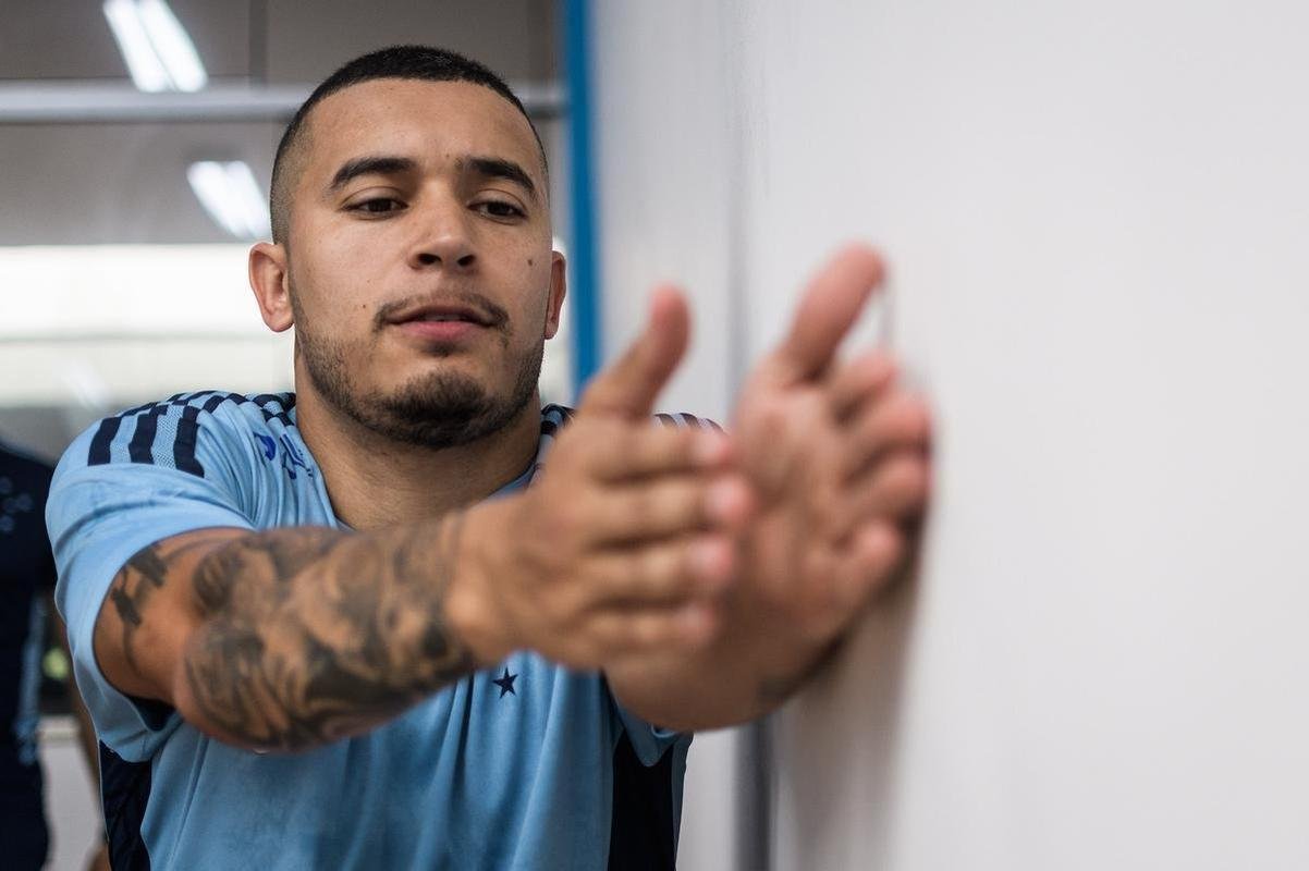 William, lateral-direito