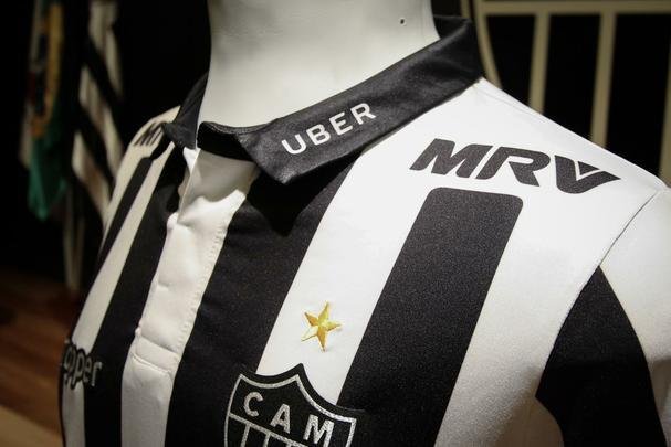Fotos da camisa do Atlético após ampliação da parceria com a Uber