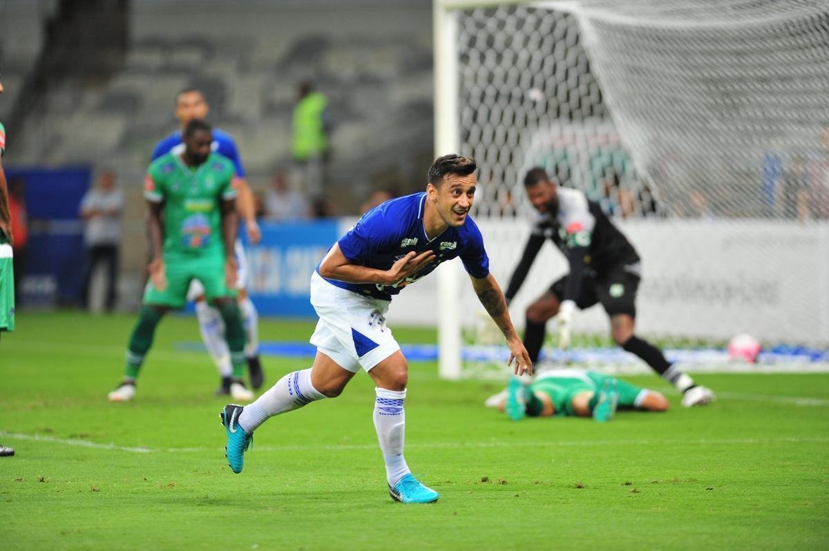Imagens do jogo entre Cruzeiro e Uberlndia, pela 3 rodada do Estadual, no Mineiro