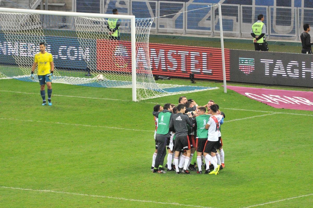 River derrotou Cruzeiro por 4 a 2 nos pnaltis, no Mineiro, e avanou s quartas de final da Libertadores