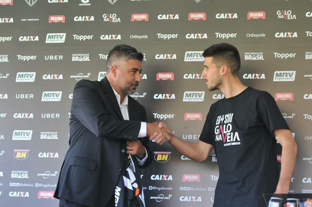 Veja imagens da apresentao de Martn Rea no Atltico