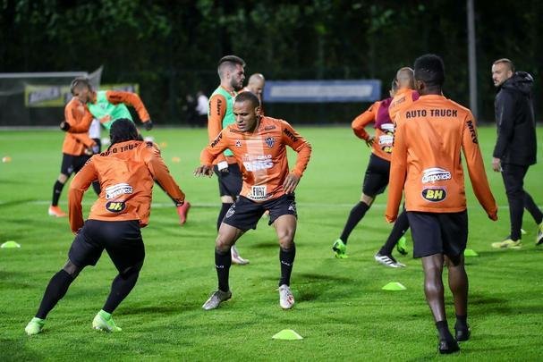 Atlético treinou na noite desta segunda-feira, véspera de jogo contra La Equidad-COL
