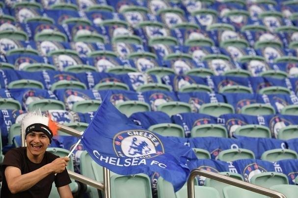 Arsenal e Chelsea se enfrentaram nesta tera-feira, diante de milhares de torcedores no Estdio Olmpico de Baku
