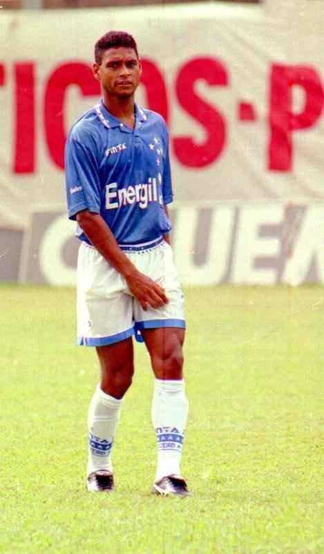 1996 - Supercopa da Libertadores - Cruzeiro foi vice-campeo ao ser derrotado pelo Vlez Sarsfield na deciso. 