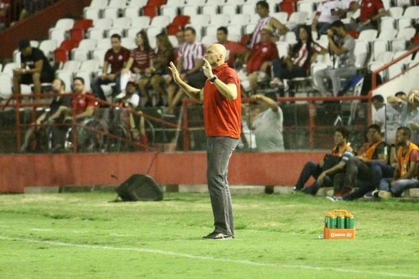 Com casa cheia, Timbu fez a antepenúltima rodada da primeira fase da Série C dentro dos Aflitos