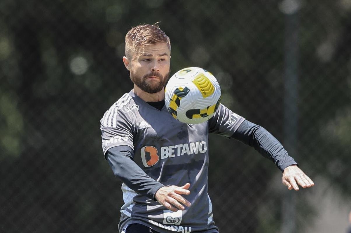 Fotos do treino do Atltico, que teve Hulk em campo 
