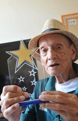 Recortes de jornais, revistas e a prpria memria de Nogueirinha contam parte da histria do Cruzeiro (fotos: Jair Amaral/EM D.A Press)