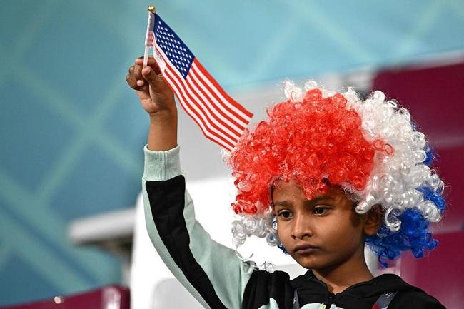 Os torcedores no duelo entre Holanda e Estados Unidos, pelas oitavas de final da Copa do Mundo.