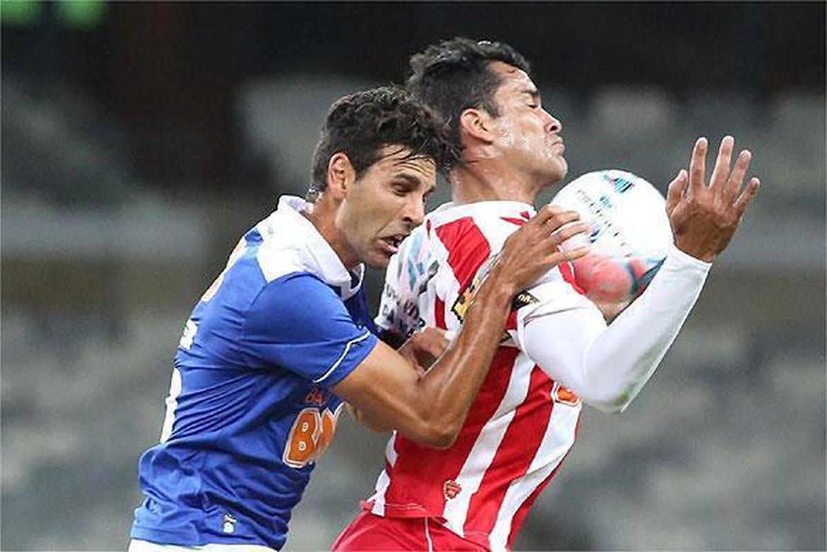 Atualmente com 44 anos, Leandro Guerreiro, volante do Cruzeiro em 2013, se aposentou em 2016, quando atuava pelo Amrica