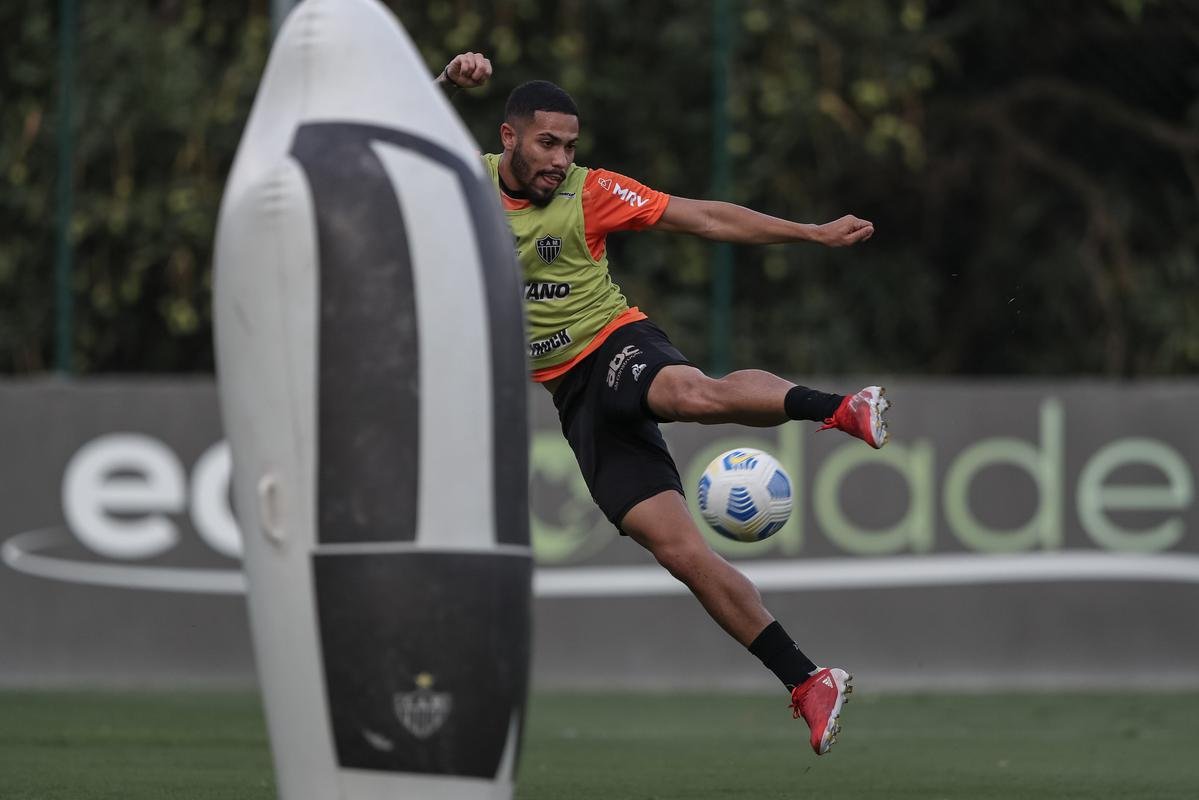 Aps a eliminao na Libertadores diante do Palmeiras, jogadores do Atltico se reapresentaram na Cidade do Galo e realizaram treinamento visando o duelo contra o Internacional, pelo Campeonato Brasileiro