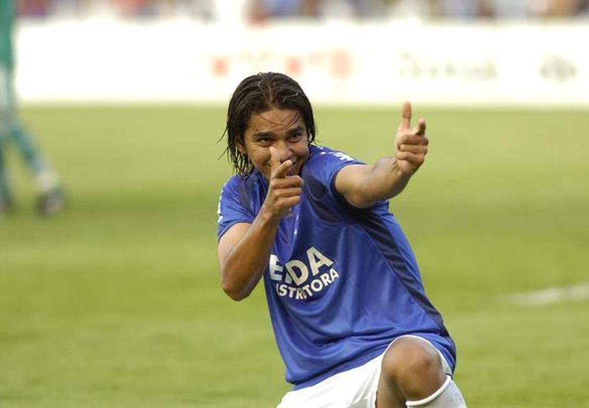 Comeou a mostrar o faro de artilheiro no Brasileiro de 2007. Nesta foto, comemora gol marcado em cima do Palmeiras, no Mineiro

