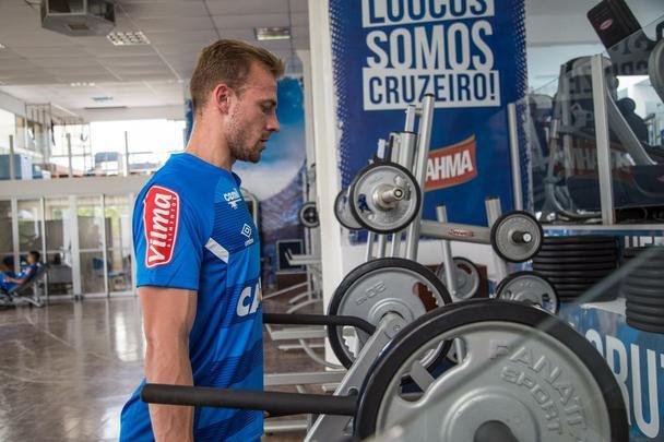 Fotos de divulgao do Cruzeiro das atividades realizadas na reapresentao