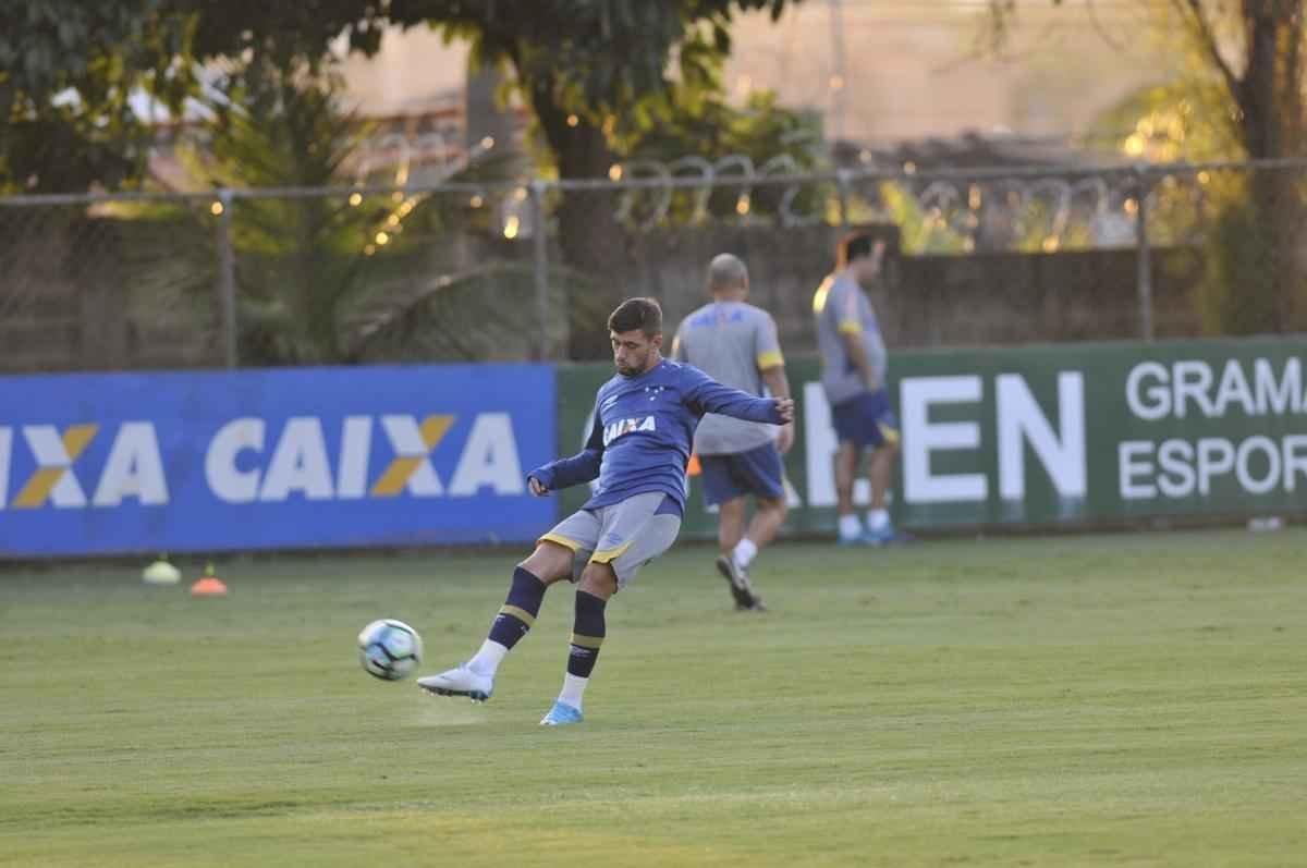 Mano Menezes testou novidades no Cruzeiro para enfrentar o So Paulo na estreia do Brasileiro