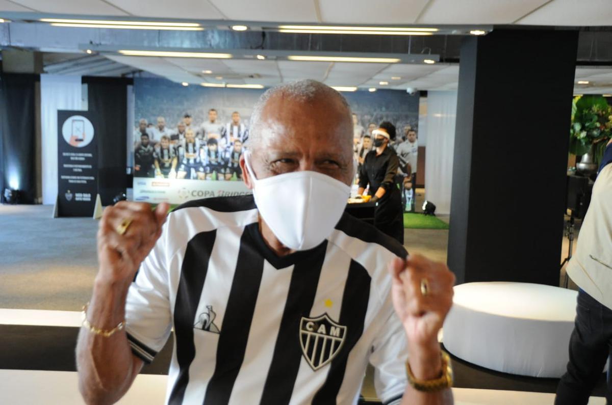 Ronaldinho participou de evento de patrocinador do Atltico no Mineiro e encontrou com jogadores da atualidade, como Rafael e Marquinhos, e dolos do passado, casos de Reinaldo, der Aleixo e Dad Maravilha