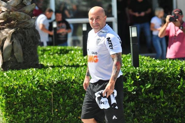 Jorge Sampaoli foi apresentado na tarde desta segunda-feira como novo tcnico do Atltico