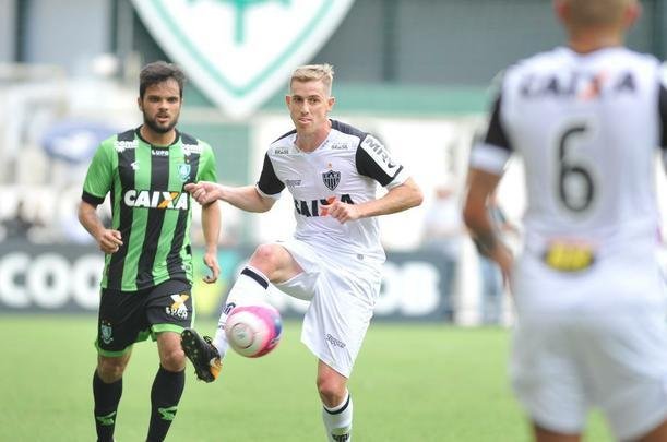 Imagens do primeiro tempo do clssico entre Amrica e Atltico, no Independncia