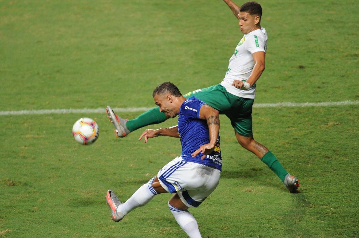 Fotos do jogo entre Cruzeiro e Cuiab, no Independncia, em Belo Horizonte, pela 32 rodada da Srie B do Campeonato Brasileiro