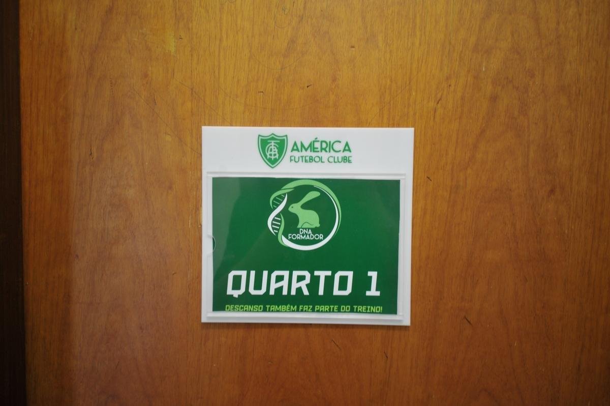 Amrica abriu Casa do Atleta, alojamento que recebe jovens das categorias de base do clube no Centro de Treinamento Lanna Drumond. Local abriga 60 jogadores. Segundo direo, contineres eram utilizados para receber atletas em perodo de testes, mas j esto desativados. Por falta de alvars da prefeitura de Contagem e laudo do Corpo de Bombeiros, Amrica realocou garotos em hotel de Belo Horizonte at regularizao do CT.
