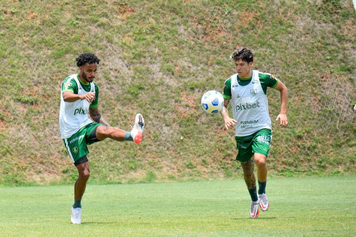 Reapresentao e treinamento do Amrica nesta segunda-feira (08/11), no CT Lanna Drumond, em Belo Horizonte, aps a derrota por 1 a 0 para o Atltico. 