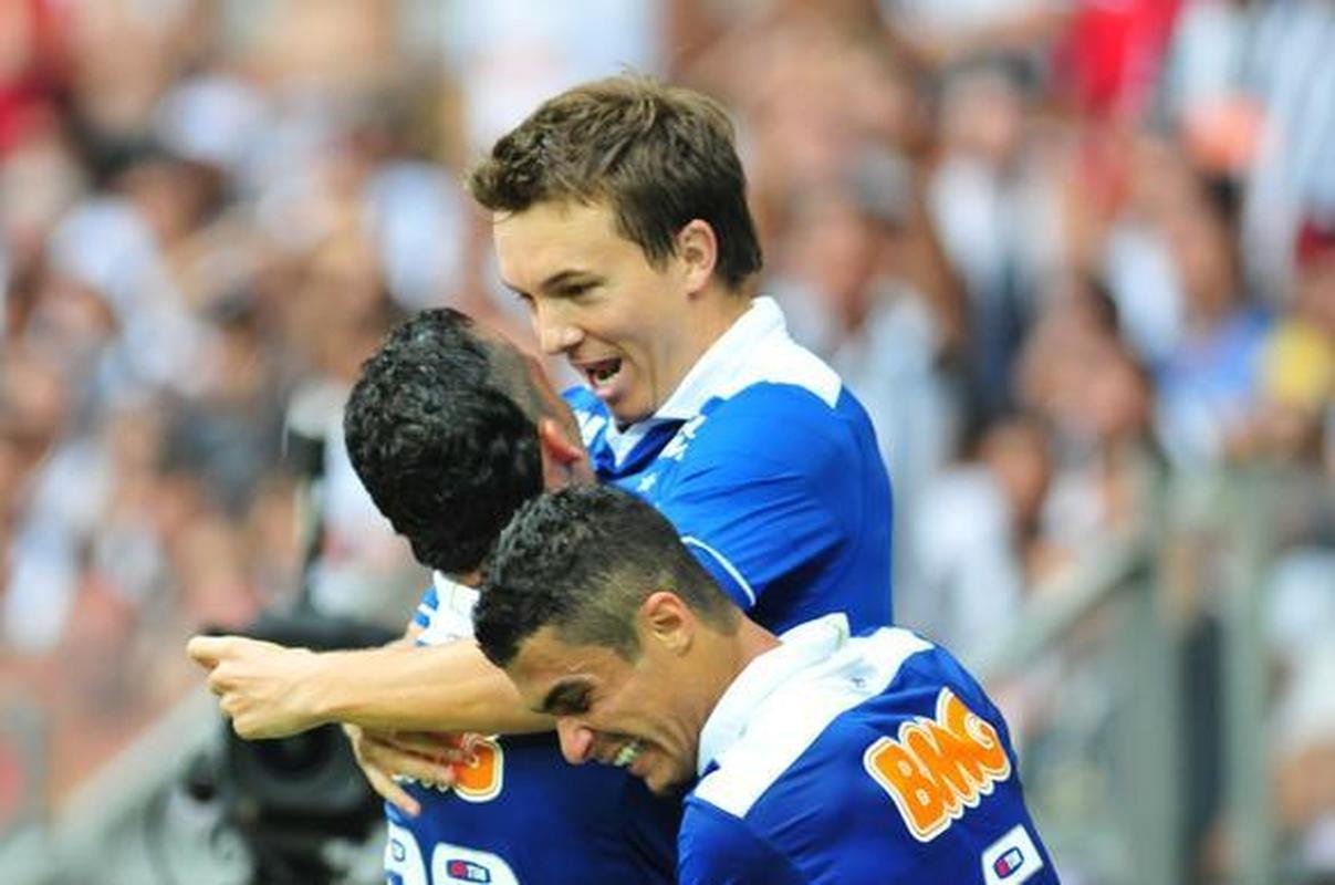 Dagoberto entrou no segundo tempo e marcou o segundo gol do Cruzeiro