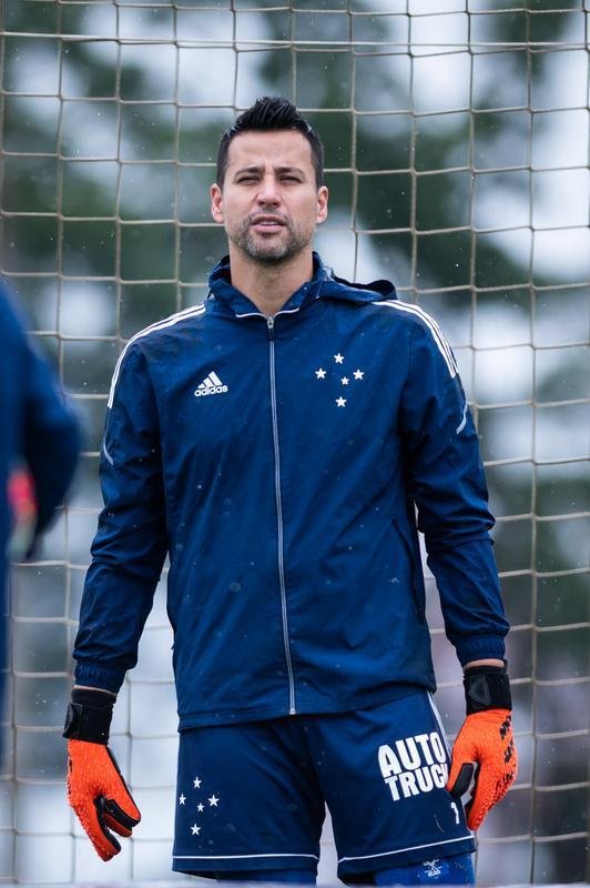 Jogadores do Cruzeiro treinaram na manh deste domingo na Toca da Raposa II
