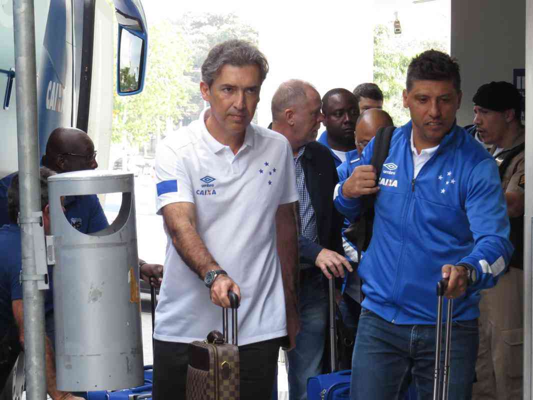 Imagens do embarque do Cruzeiro para Chapec