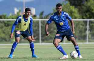 Fotos do treino do Cruzeiro desta quinta-feira, 19/11, na Toca da Raposa II