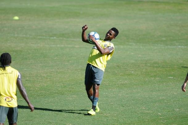 Imagens do treino na Cidade do Galo