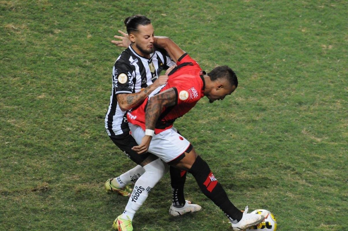 Fotos da vitria do Atltico por 2 a 0 sobre Atltico-GO pelo Campeonato Brasileiro