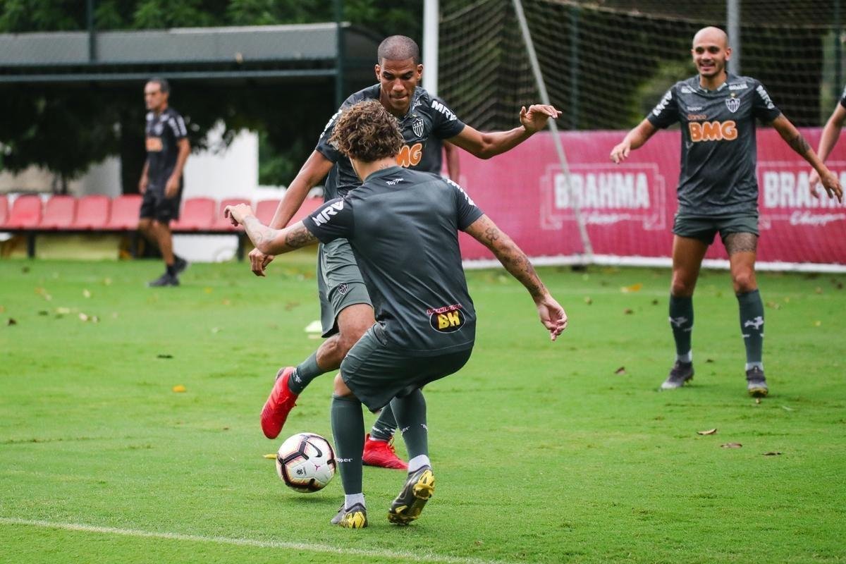 Jogadores do Atltico treinaram nesta tera-feira, vspera do jogo com o Defensor