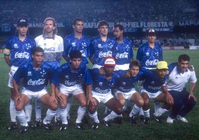 Ronaldo no time de Cruzeiro de 1993, com Nonato e Robson, seu companheiro de quarto