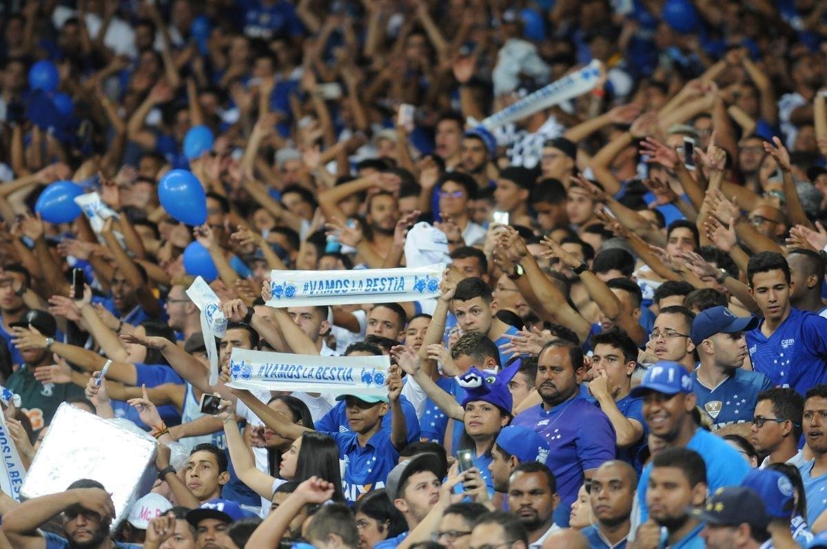 Fotos do jogos entre Cruzeiro e Deportivo Lara no Mineiro