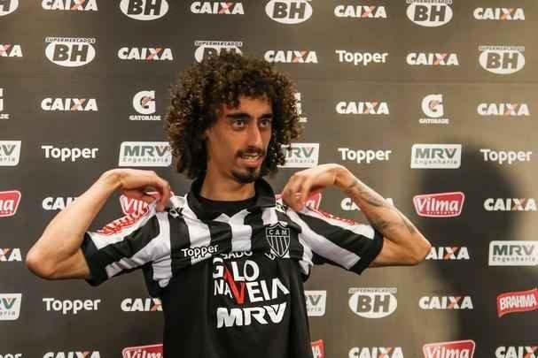 Imagens da apresentação de Valdívia no Atlético