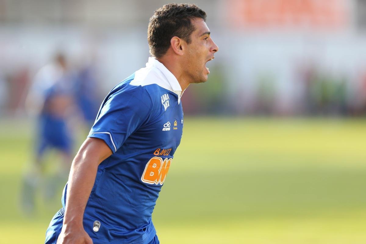 27/01/2013 - Mamor 1 x 4 Cruzeiro - Amistoso - Diego Souza marcou o primeiro gol da equipe na temporada 2013
