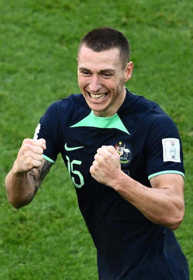 Mitchell Duke marcou o gol da Austrlia sobre a Tunsia em jogo pela segunda rodada do Grupo D da Copa do Mundo