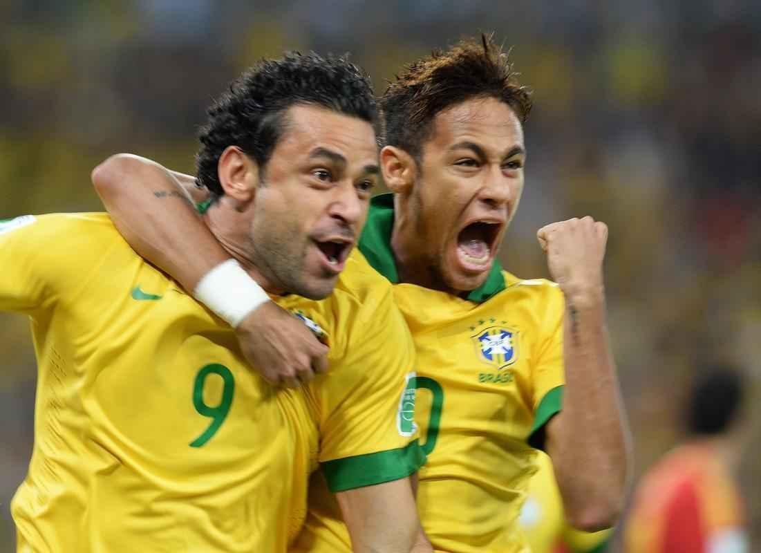 Ao lado de Neymar, Fred comemora gol em atuao de gala contra a Espanha, na final da Copa das Confederaes de 2013