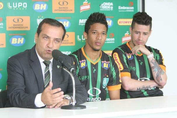 Zagueiro Cardoso, os meias Diego Lopes e Eisner Loboa, e os atacantes Nixon e Michael foram apresentados pelo presidente Anderson Racilan