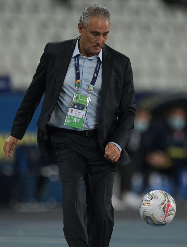 Brasil e Colmbia se enfrentaram no Estdio Nilton Santos, pelo Grupo B da Copa Amrica